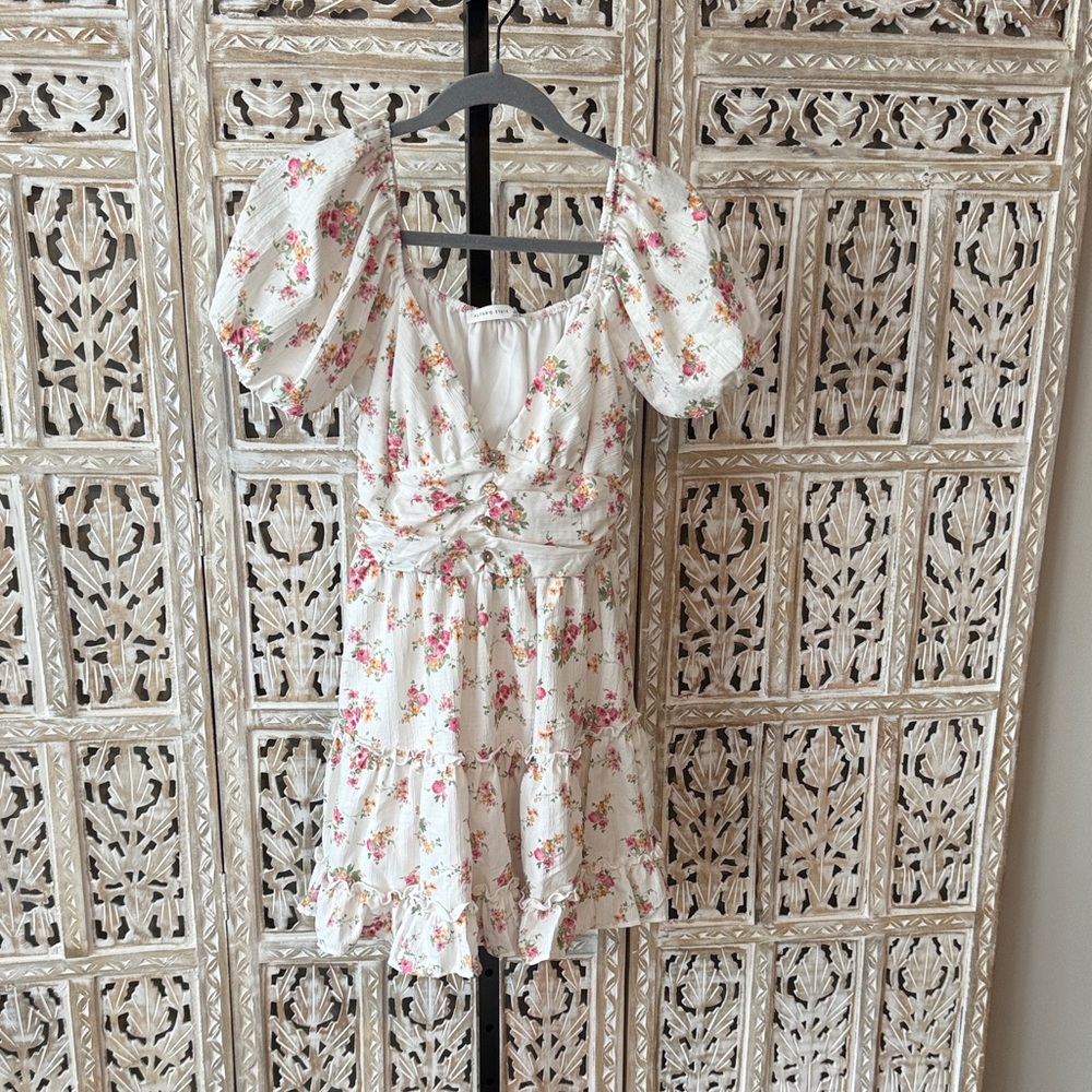 Altar’s State Floral Puff Sleeve Dress